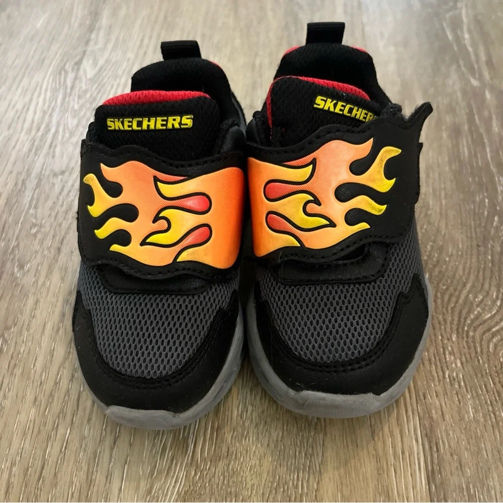 Skechers Infant Boys Flame Light Up Sneakers Size 5